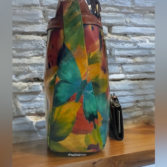 Patricia Nash Poppy Shoulder Bag in Watercolor Butterfly + Nazari in Tan NWT - Picture 6 of 9